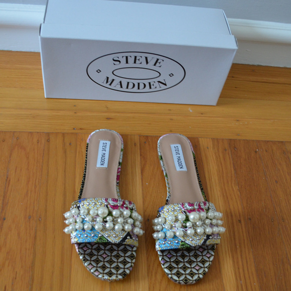 STEVE MADDEN Embellished Flat Slide Sandals - Picture 7 of 8